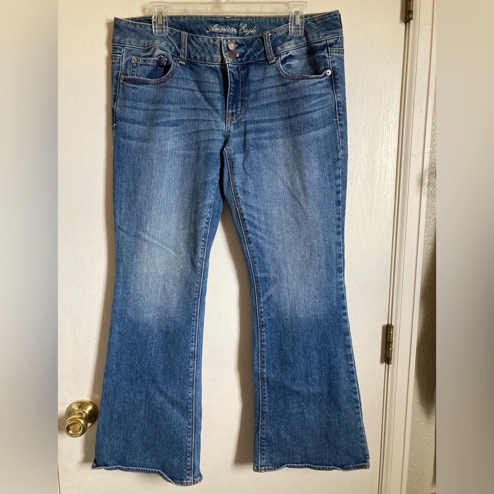 *American Eagle Medium Wash Artist Flare Leg Size 12 Short Denim Jeans #Pk